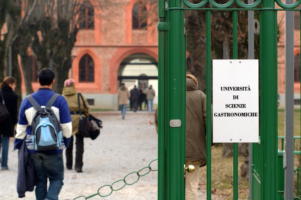Albergo Dell'Agenzia Bra Exteriér fotografie